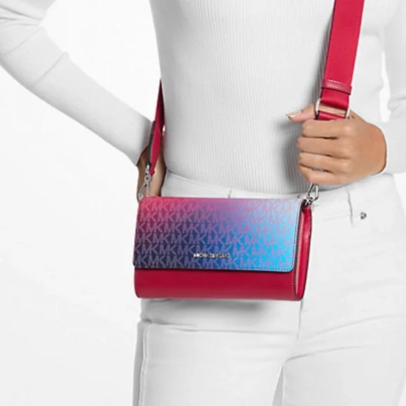 MICHAEL KORS
Jet Set Large Ombré Signature Logo Crossbody Bag Dark Raspberry - Picture 2 of 15